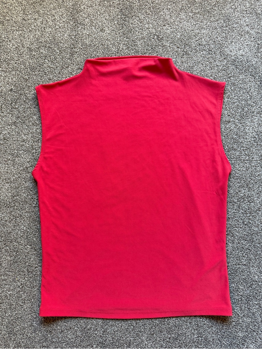 Wilfred Sleeveless Mock Neck Tank in Red